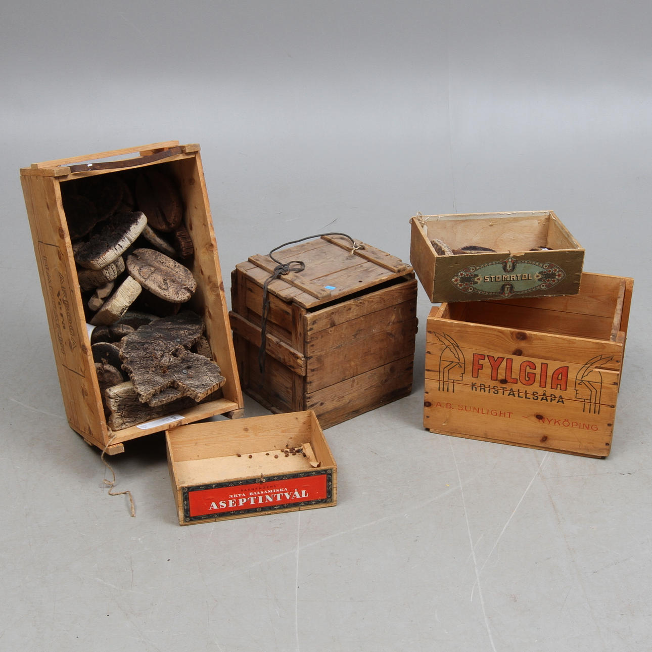 TRÄLÅDOR 5 st samt FLÖTEN, 1900-tal.