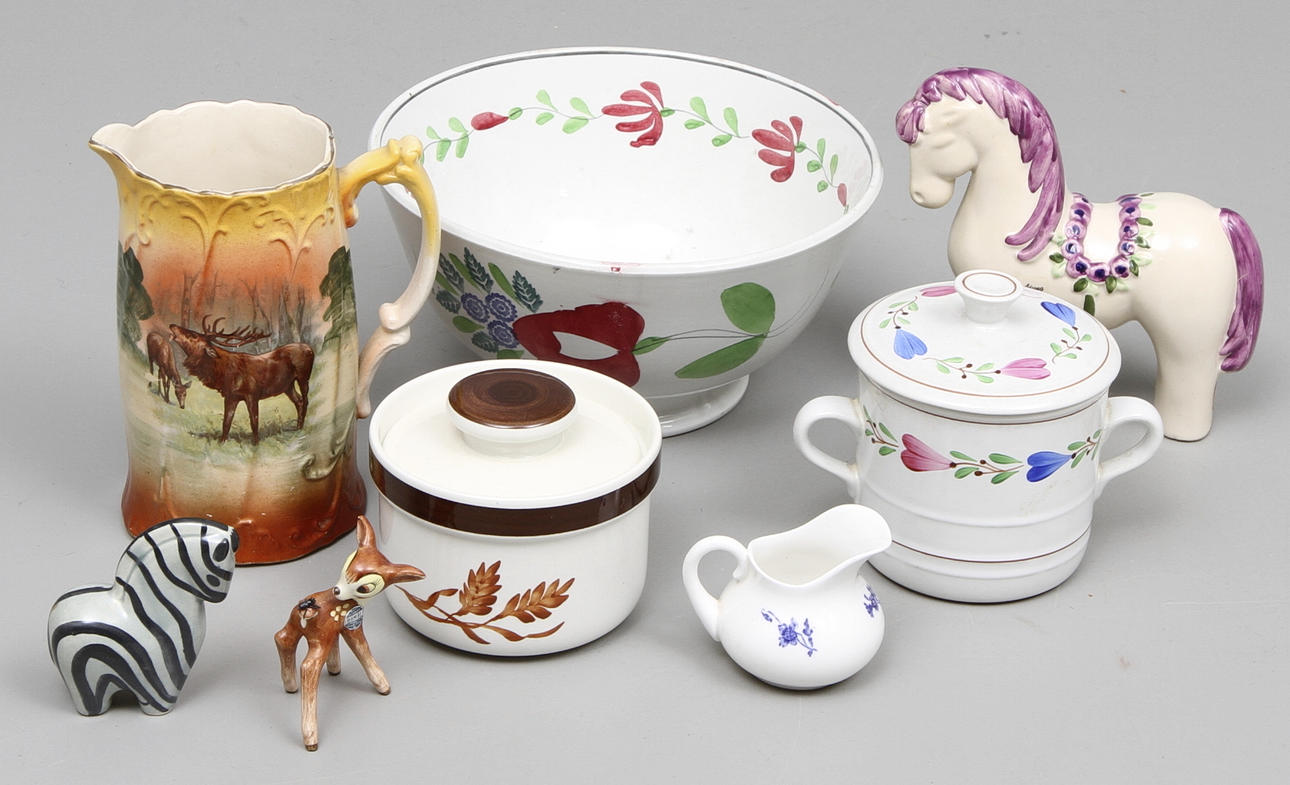 KERAMIKFÖREMÅL, 8 delar, bl.a. Rörstrand, Gustavsberg, Goebel.