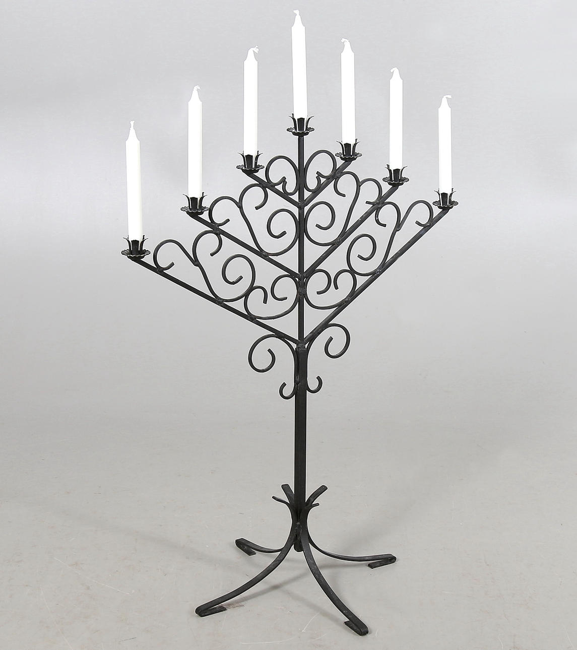 GOLVKANDELABER, smidesjärn, 1900-tal.