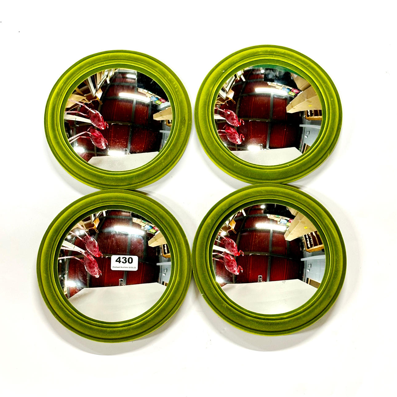 KONVEXE SPIEGEL AUS SAMT.