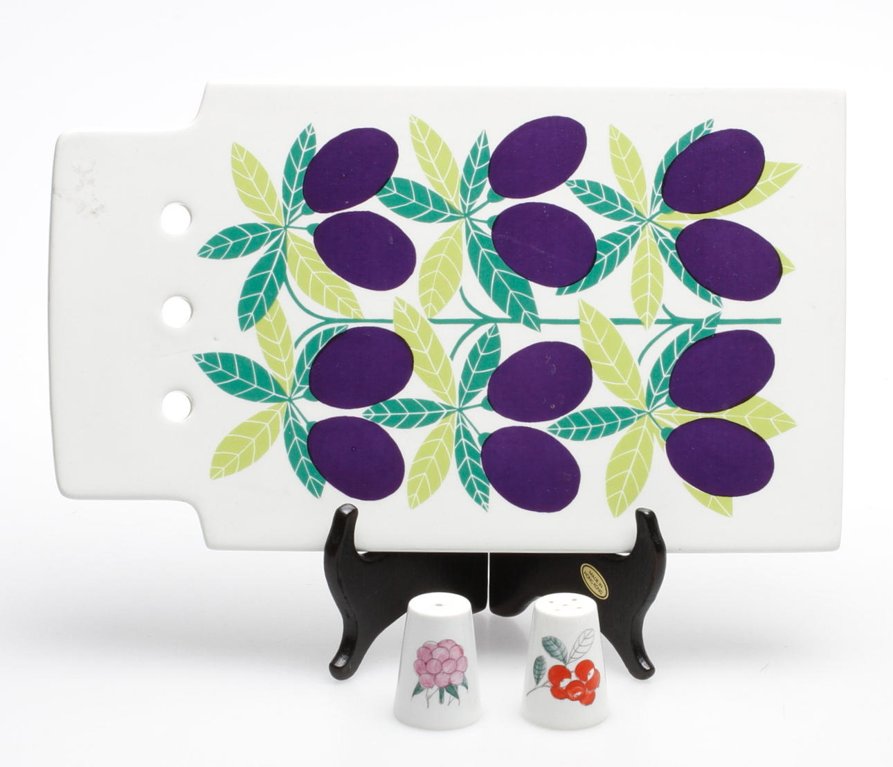 SKÄRBRÄDA samt SALTKAR, 3 delar, porslin, Arabia, Finland.