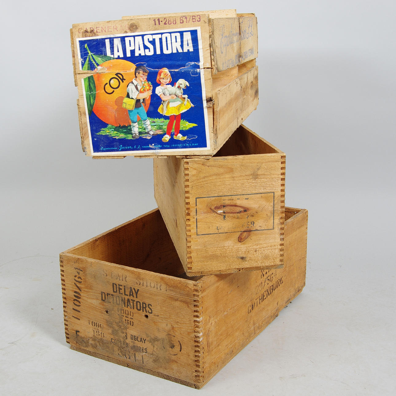 TRÄLÅDOR, 3 stycken, 1900-talets första hälft.