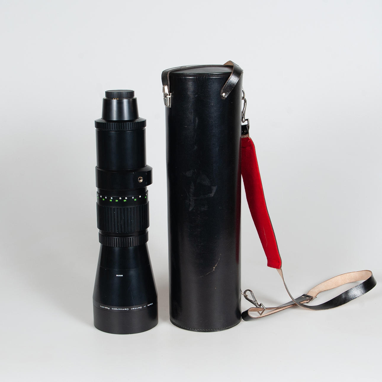 Prakticar 5,6/500 Mc Pentacon Teleobjektiv.