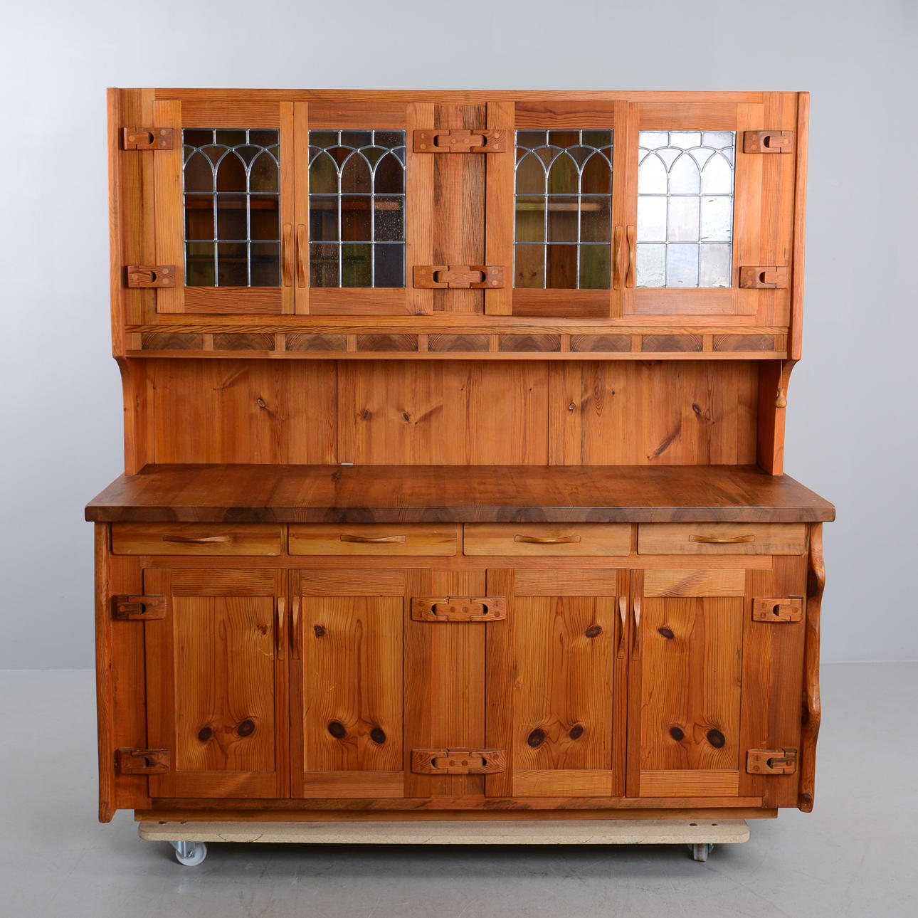 LARS WIKNER. A pine display cabinet, circa 1970's.