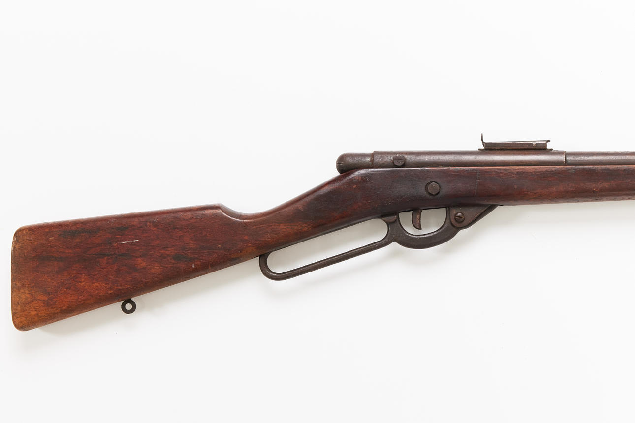 DAISY no 40 airgun, military model, 1910s.