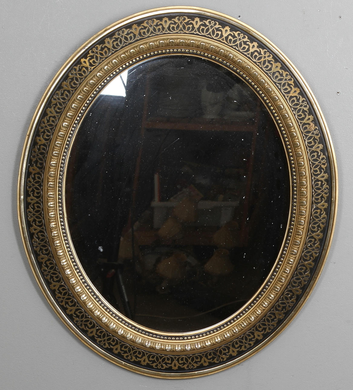 SPEGEL, delvis förgylld med bladguld, 1900-tal.