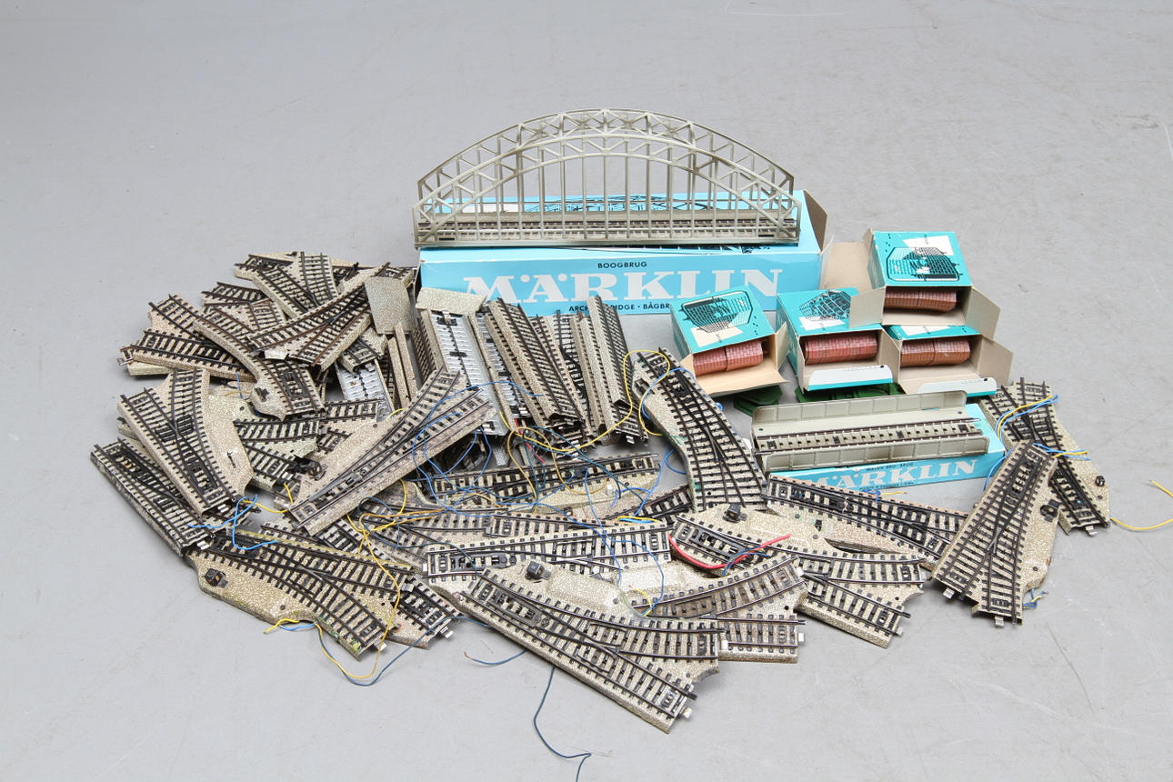 MÄRKLIN Broar, räls och växlar. Punktkontakt. Delvis originalkartong.