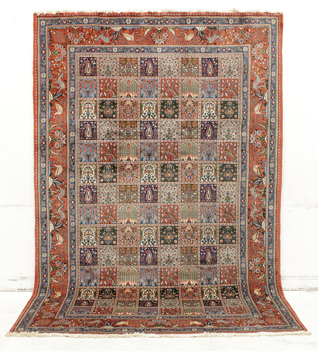 MATTA, Persisk, figural Moud med silkesinslag, 310 x 200 cm.