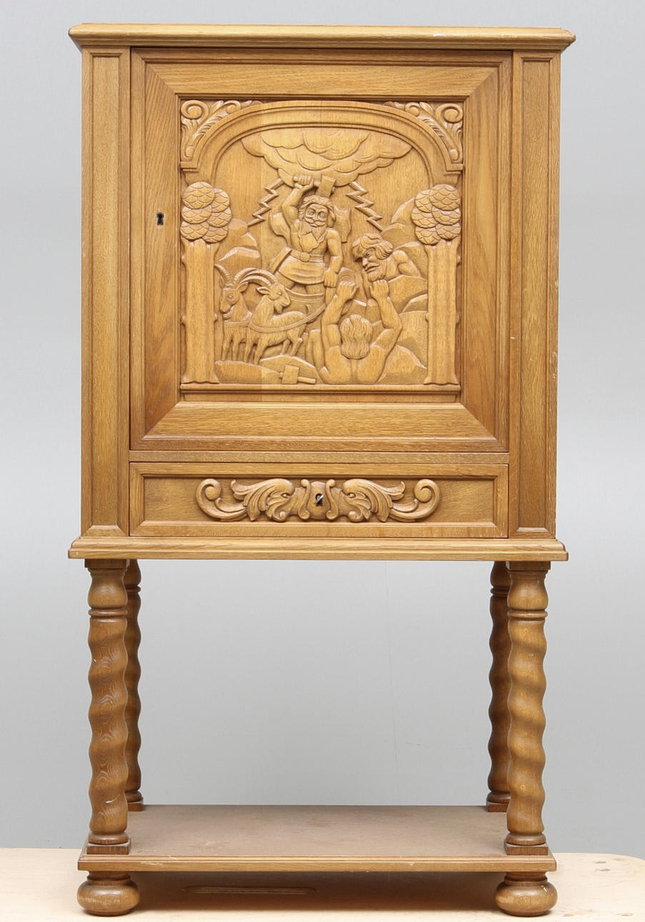 SKÅP, 1900-talets mitt, möjligen Eugen Höglund i Vetlanda.