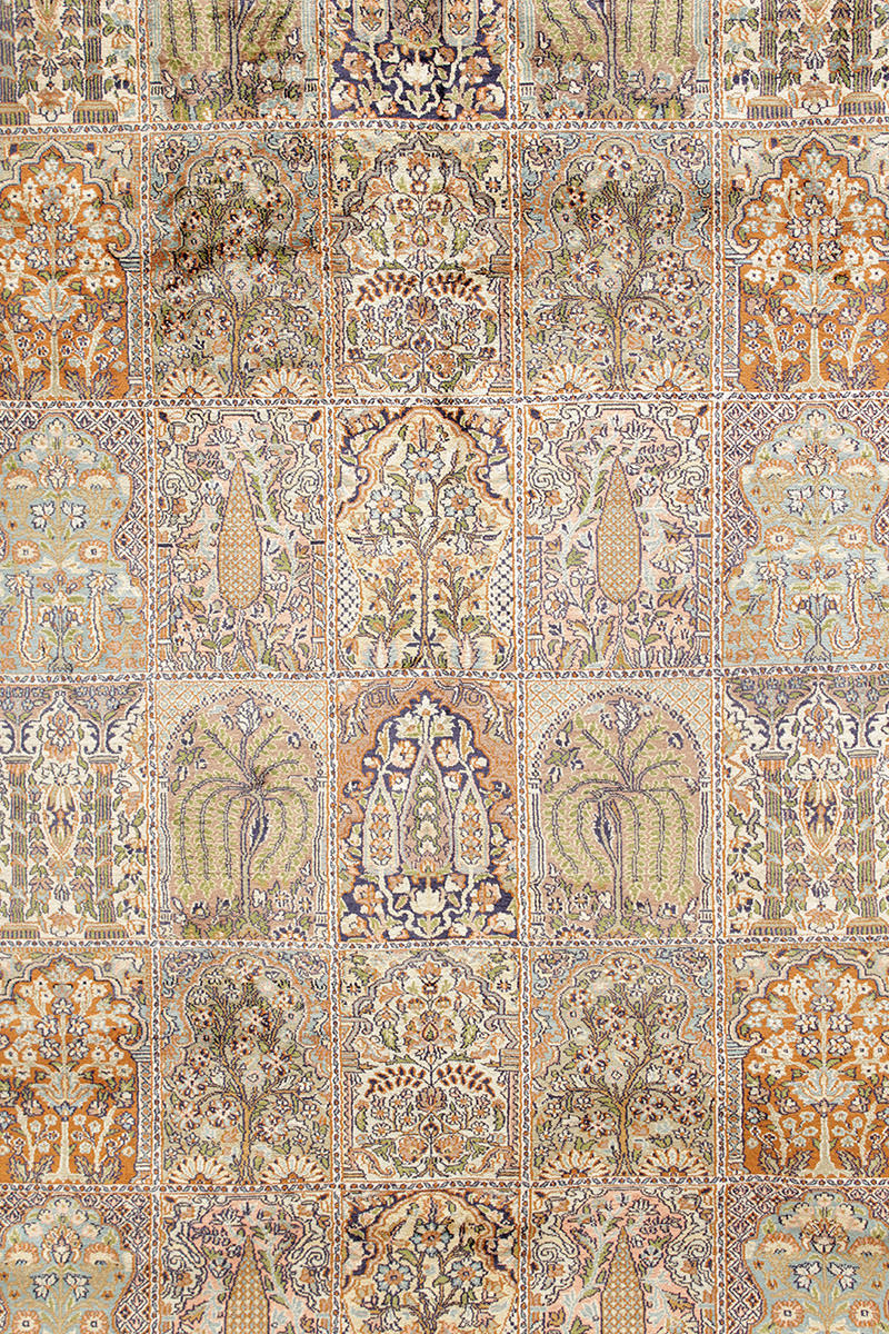 MATTA, Orientalisk, äldre Kashmir, silke, 260 x 180 cm.