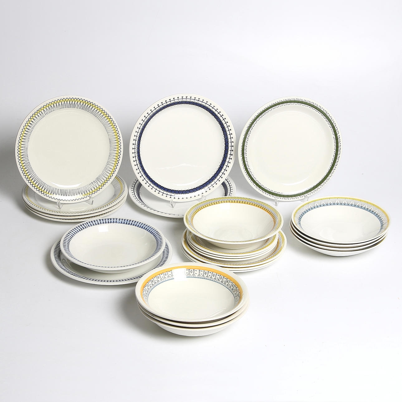 SERVISPORSLIN, 23 delar, blandade dekorer, bl.a. "Citron", "Spinett", "Smide" och "Aslög". 1950/60-tal.