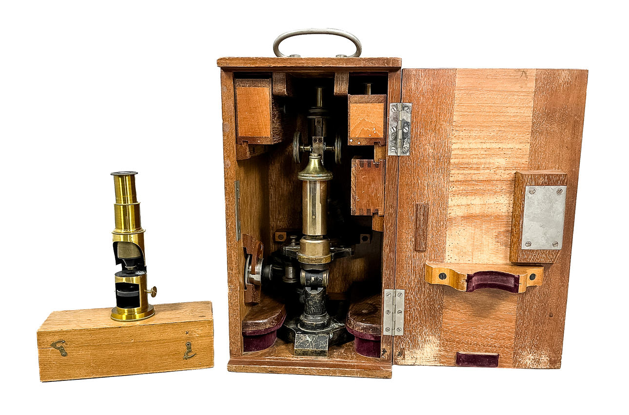 Zwei E Leitz-Mikroskope des 20. Jahrhunderts.