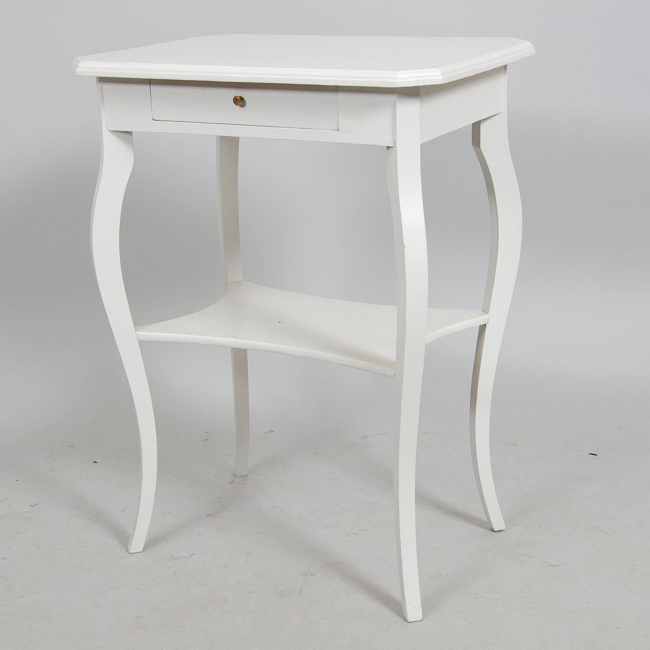 BORD MED HYLLA, gråmålat.