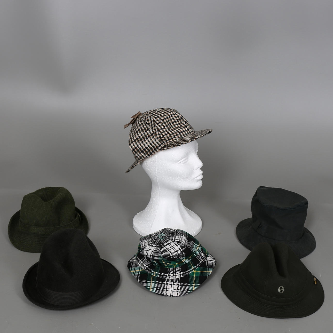 PARTI HATTAR, 6 st, innermått ca 57 cm.