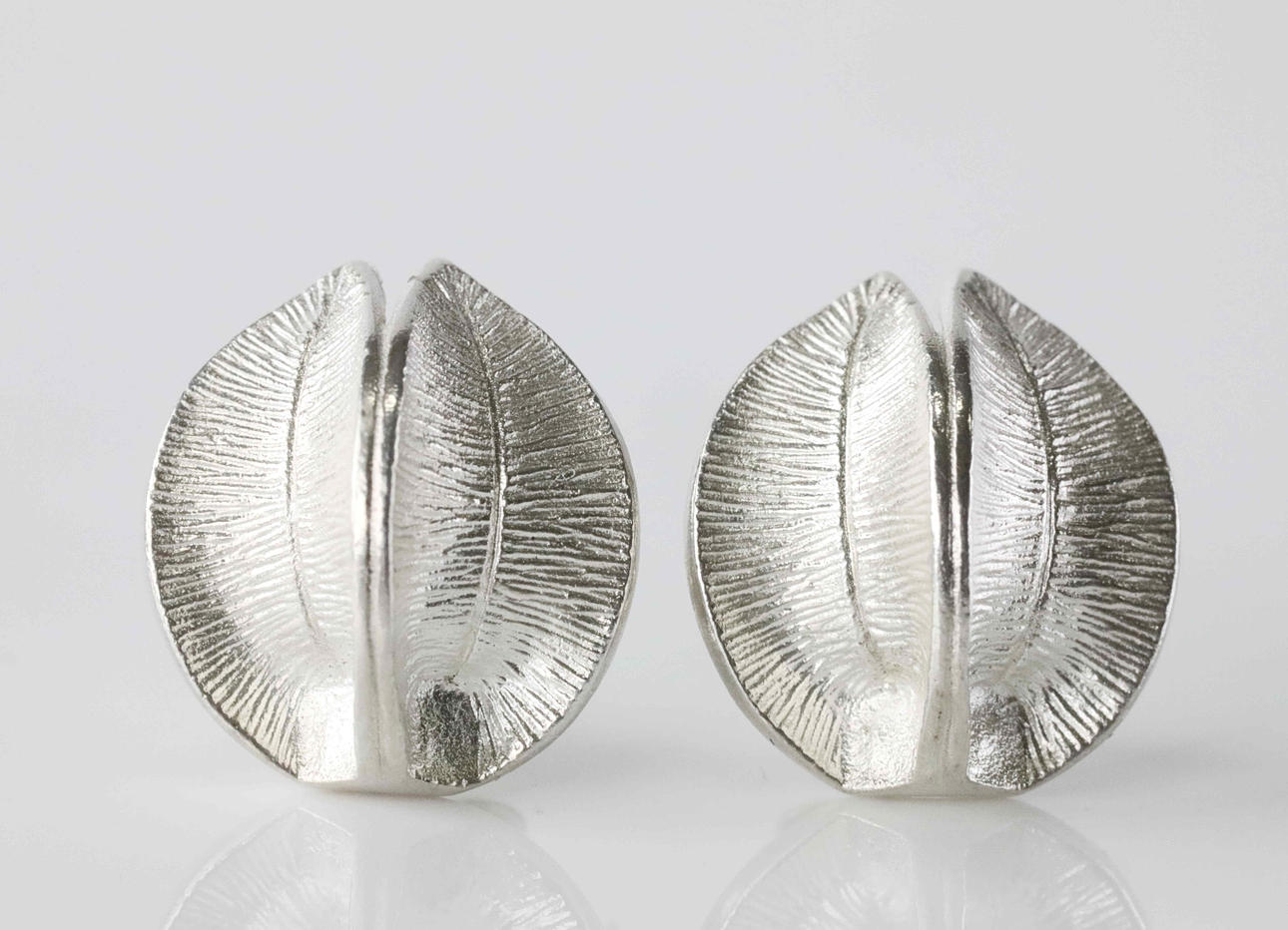 KALEVALA KORU. øreringe, et par, sølv, sneblomst, Finland.