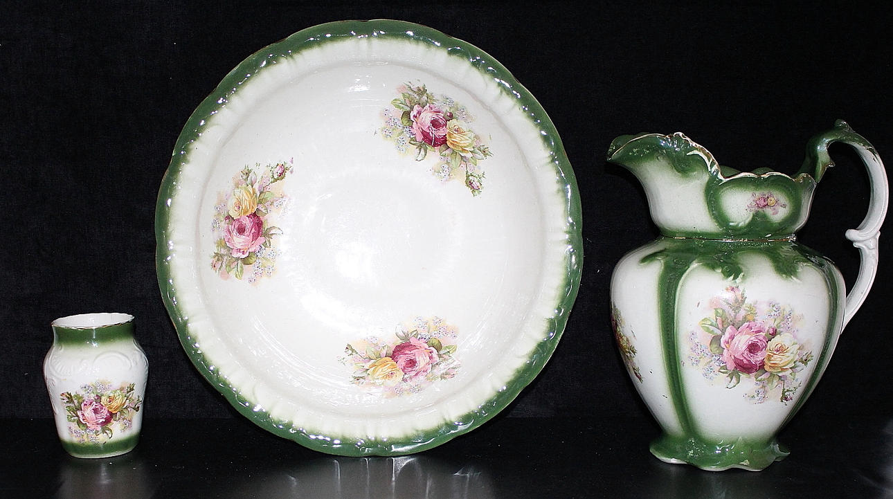 TVÄTTSET, 3 delar, porslin, England 1900-tal.