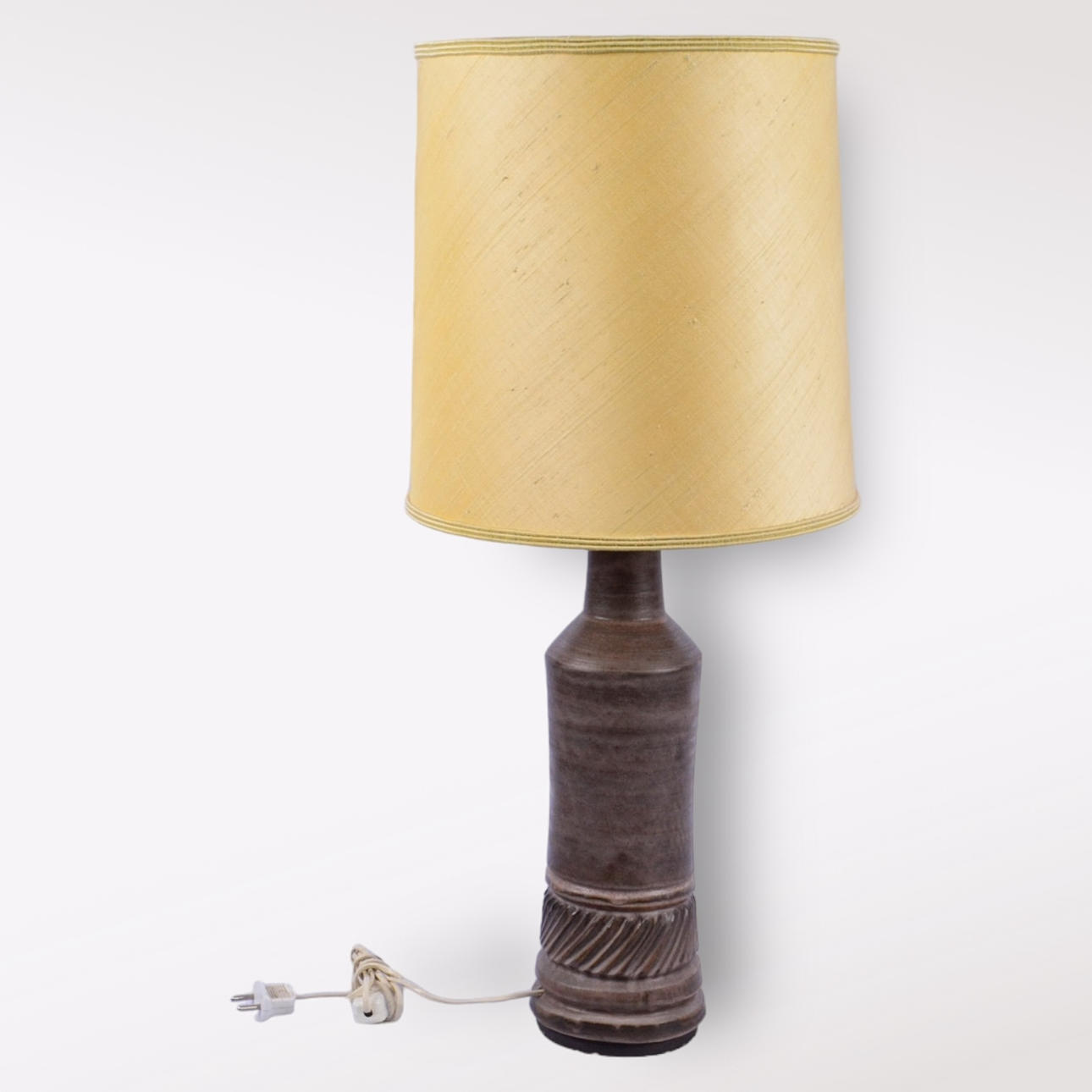 A ceramic table lamp, 20th century.
