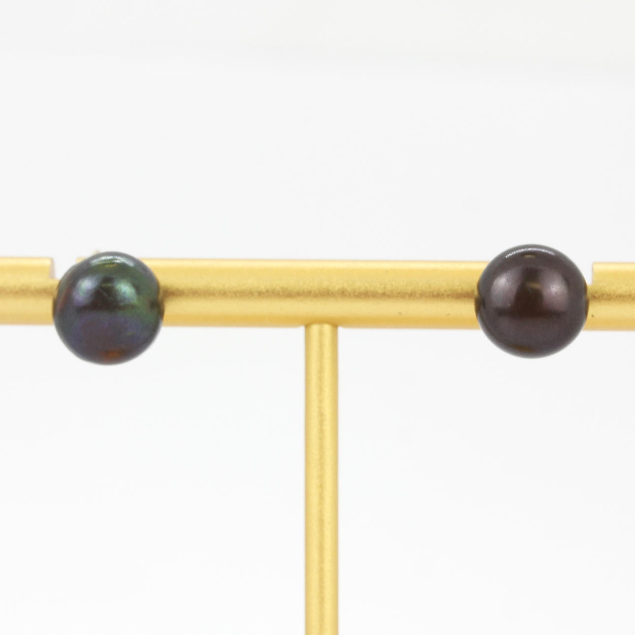 PENDIENTES GRANDES DE PERLAS NEGRAS Y ORO.