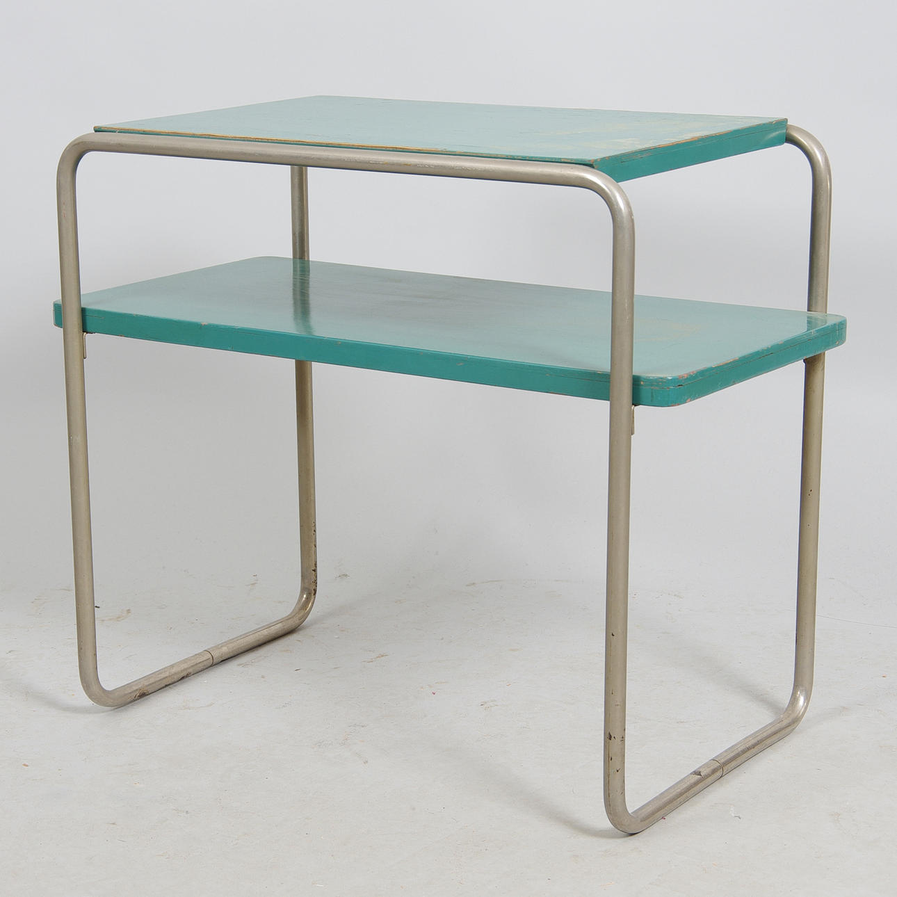 BORD MED HYLLA, funkis, krom/trä.