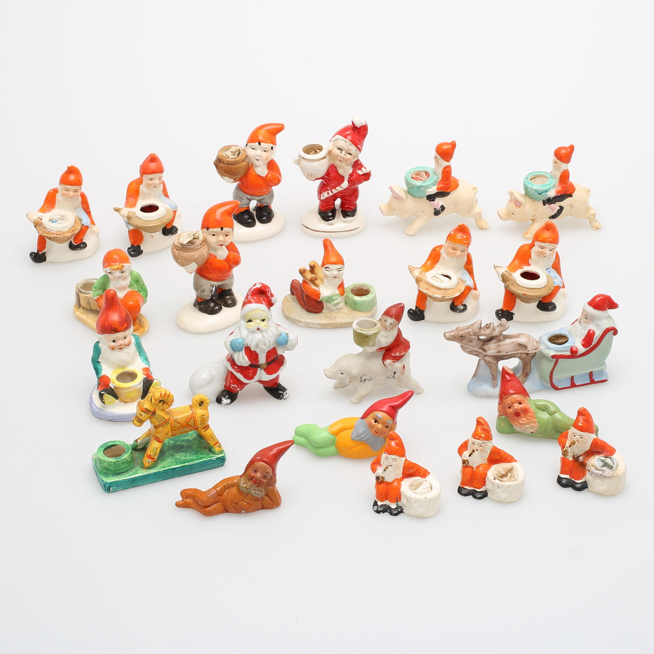 PARTI TOMTAR,LJUSSTAKAR, 22 st, keramik, 1900-tal.