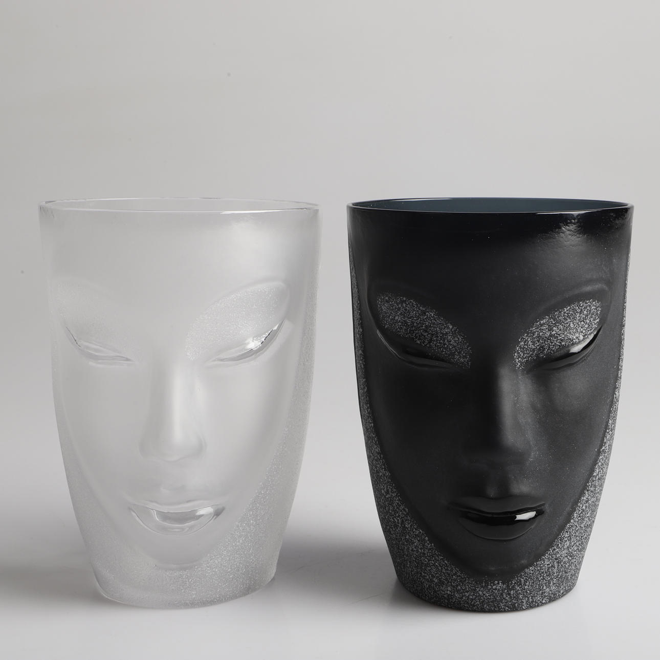 MATS JONASSON. Glas, 2 stycken, ansikten, Målerås.