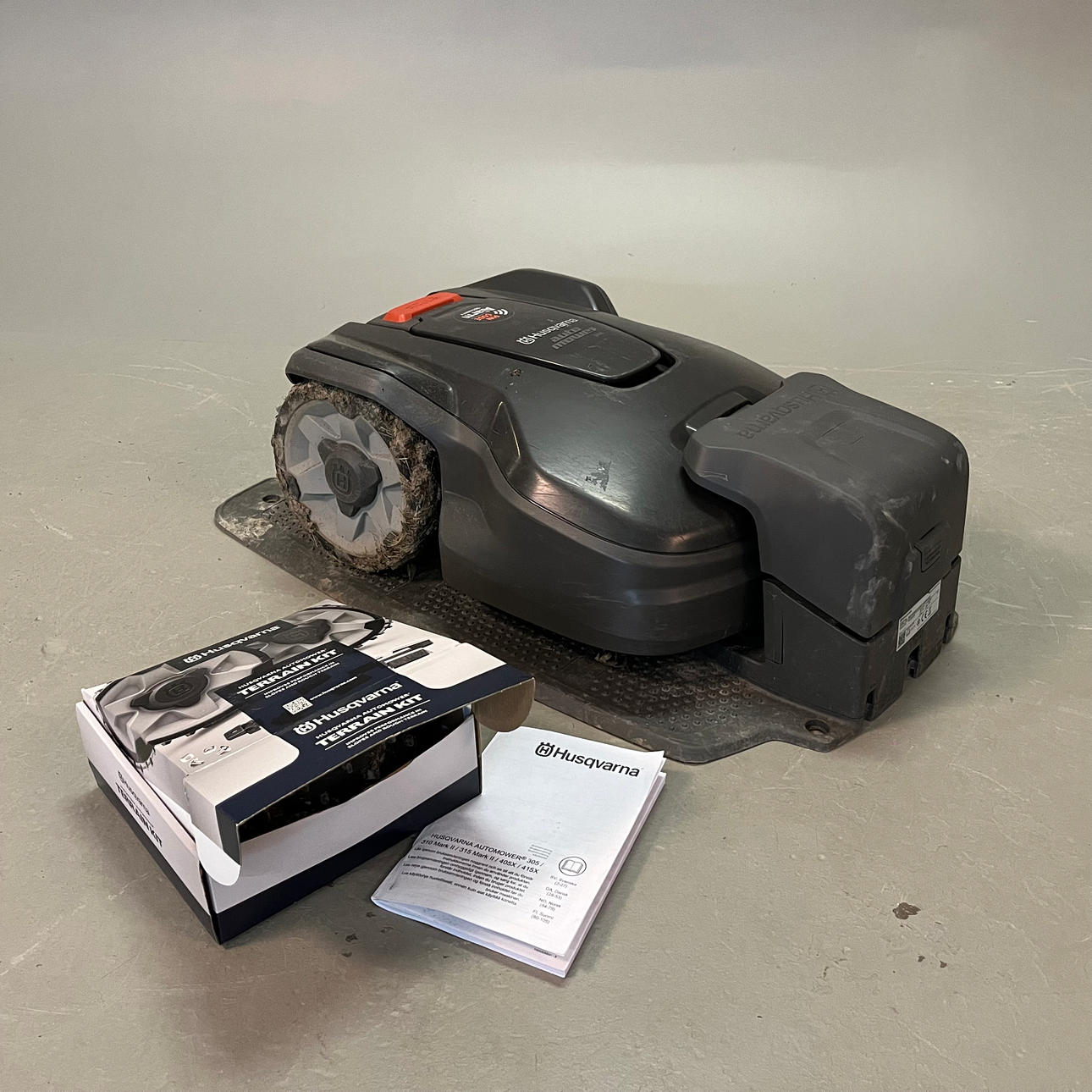 ROBOT LAWN MOWER, Husqvarna automower 305.