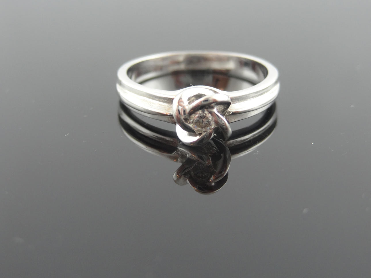 SOLITAIRE DIAMANTRING 0,09ct 18 k guld.