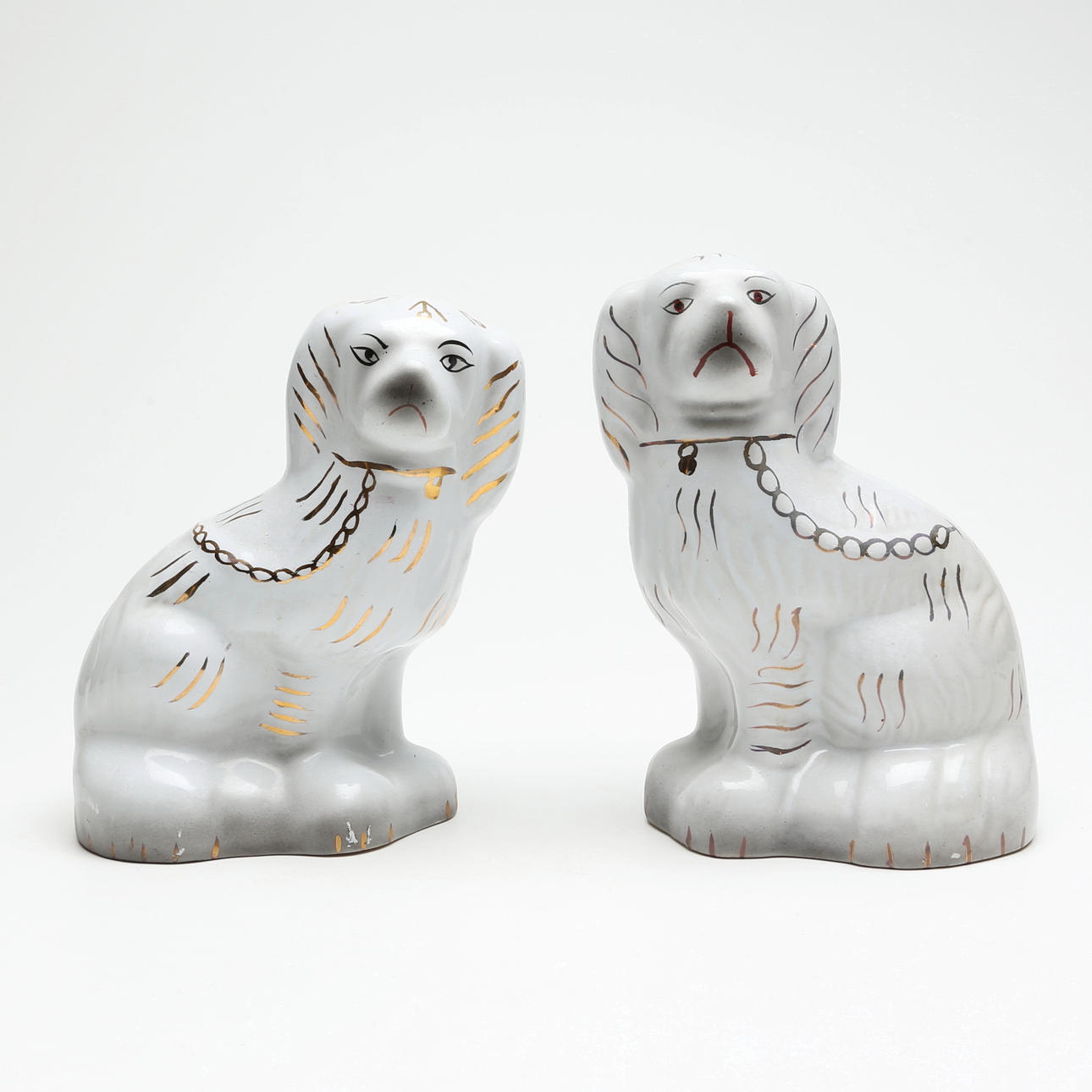 2 stk engelske porcelænshunde, 20. årh.