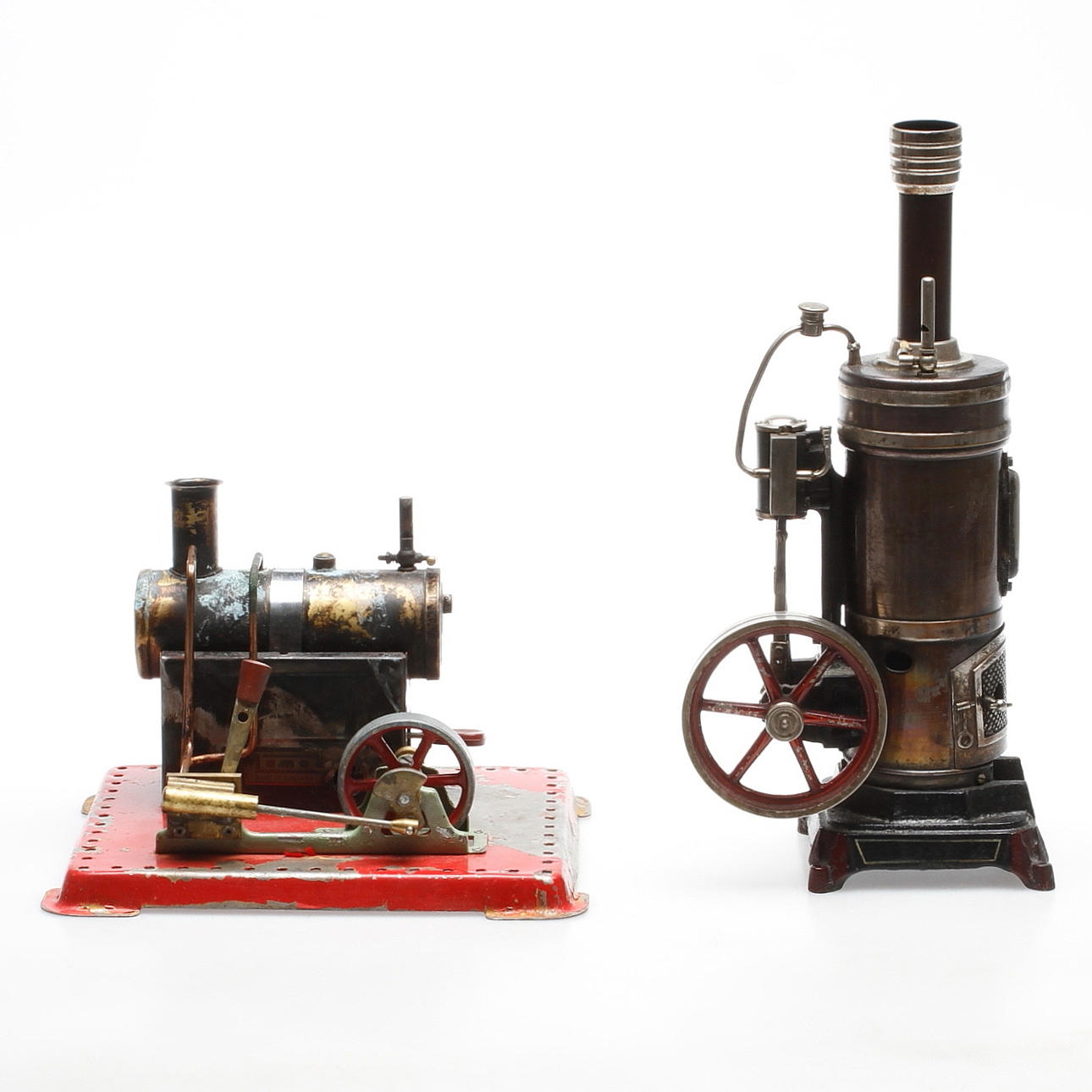 ÅNGMASKINER, 2 st, England och Tyskland, omkring 1900-talets mitt.