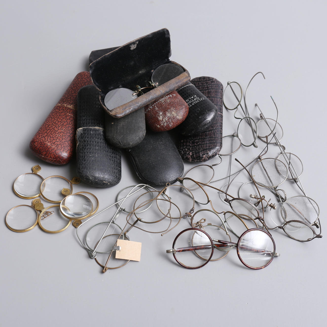 GLASÖGON SAMT PROVLINSER, tidigt 1900-tal.