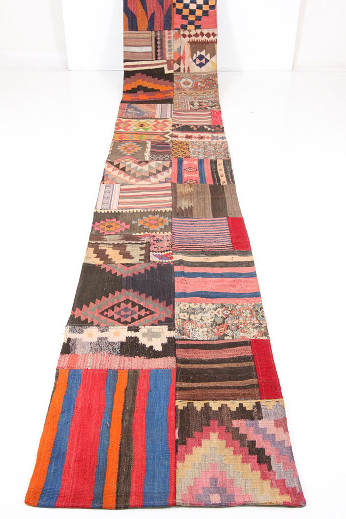 ORIENTALISK MATTA. Patchwork, 446 x 80 cm.