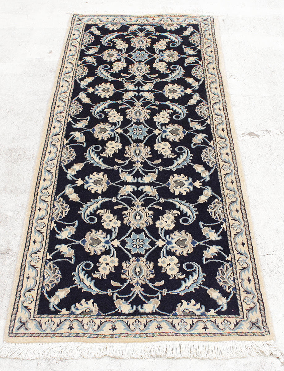 MATTA, Persisk, Nain med silkesinslag, 195 x 80 cm.