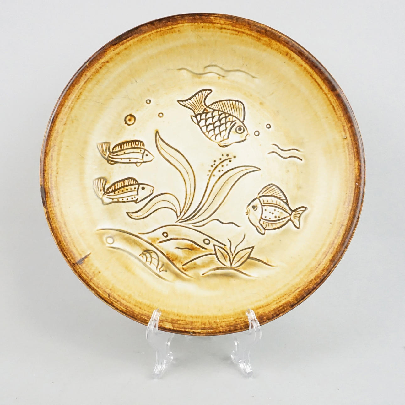 GERTRUD LÖNEGREN. A stoneware dish, Rörstrand.