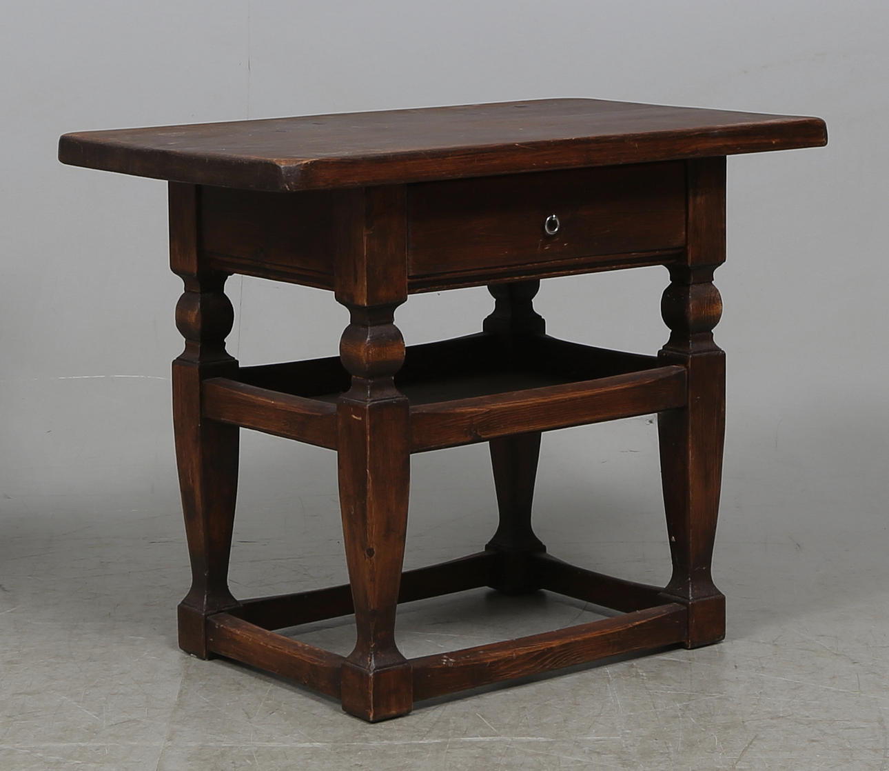 BORD MED LÅDA, "barnmodell", barockstil, 1900-tal.