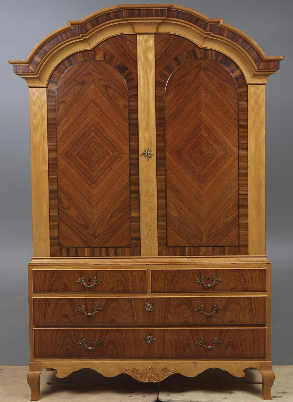 SKÅP, rokokostil, 1900-tal.