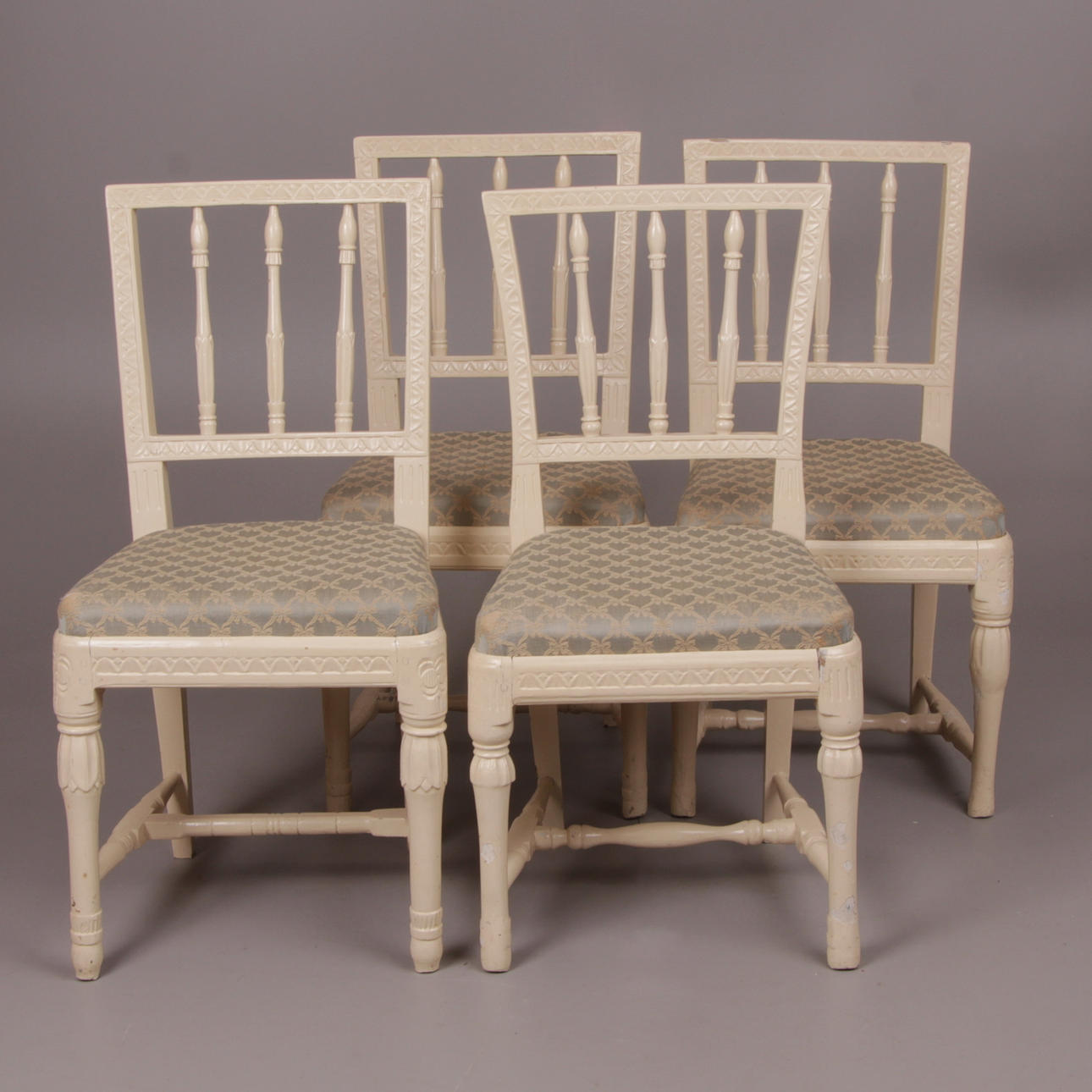 STOLAR, 4 st. Gustavianskt provinsarbete, omkring sekelskiftet 1800.