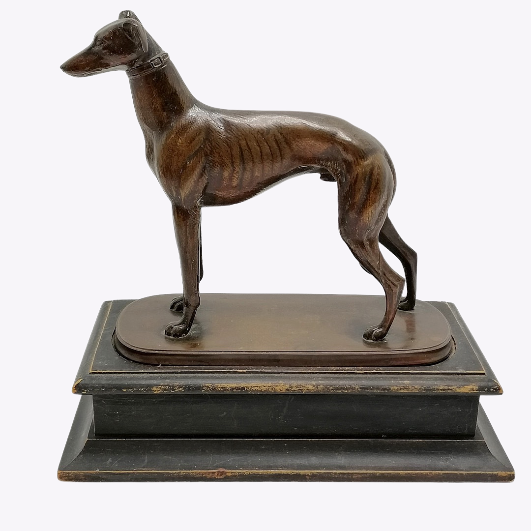 ANTIQUE BRONZE STUDY OF A GREYHOUND.