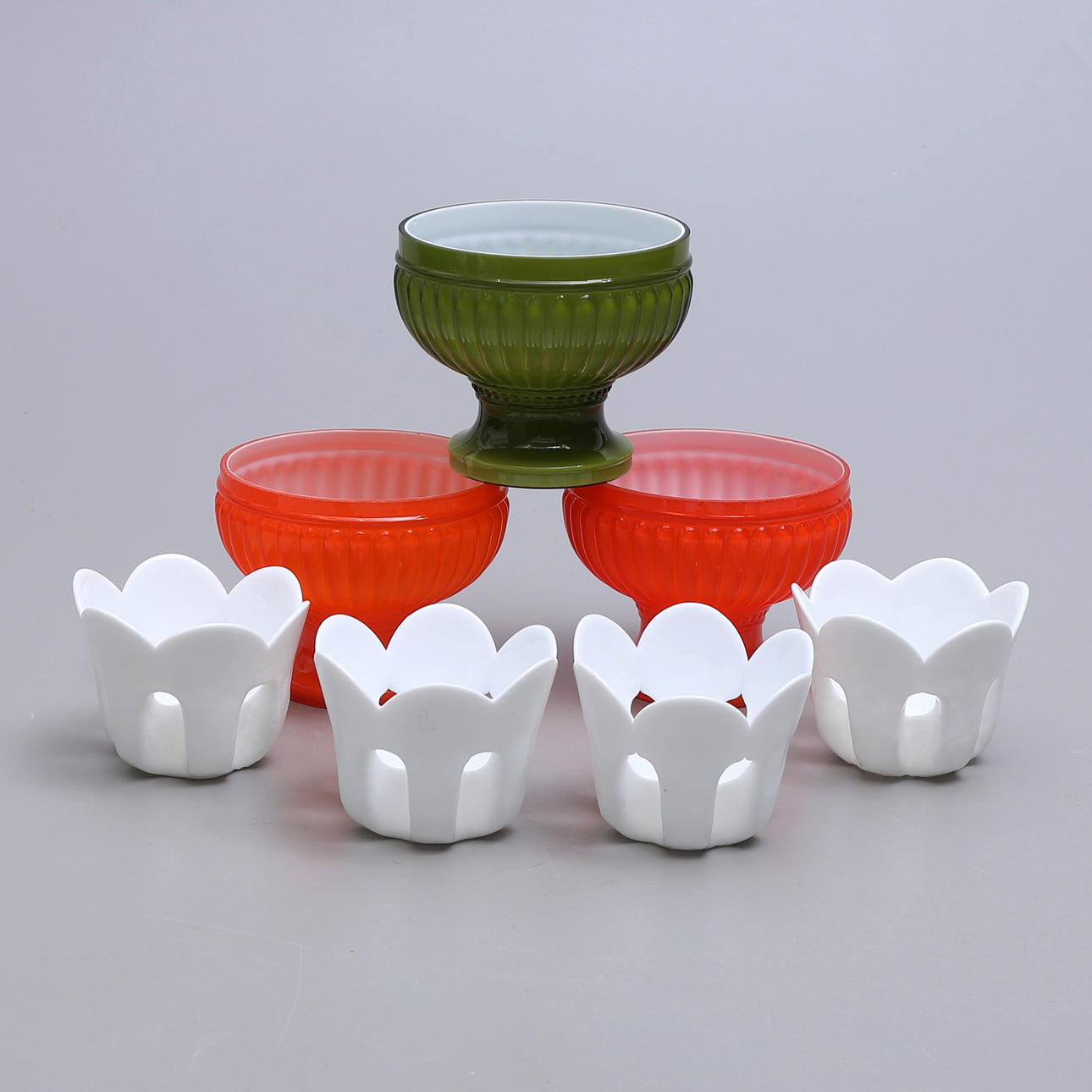 GLASS OBJECTS, 7 pieces, including Royal crown.