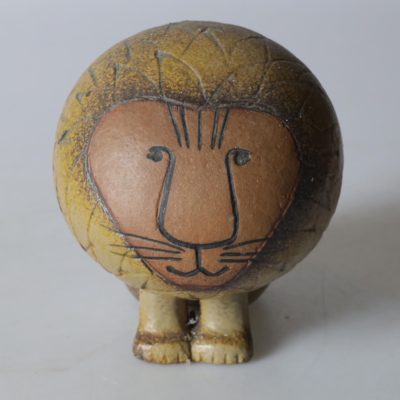 LISA LARSON. Figur, Steinzeug, „Löwe“ Gustavsberg.