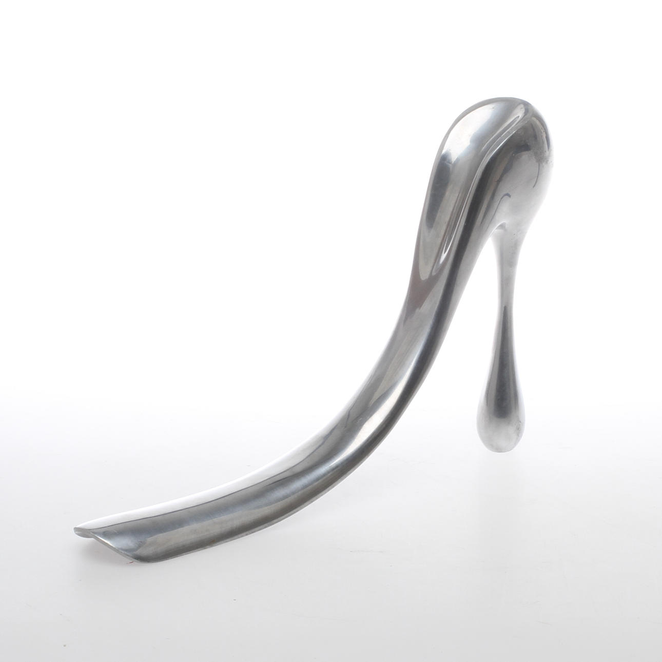 SKOSKED, vitmetall, Manolo Blahnik, 2000-tal.