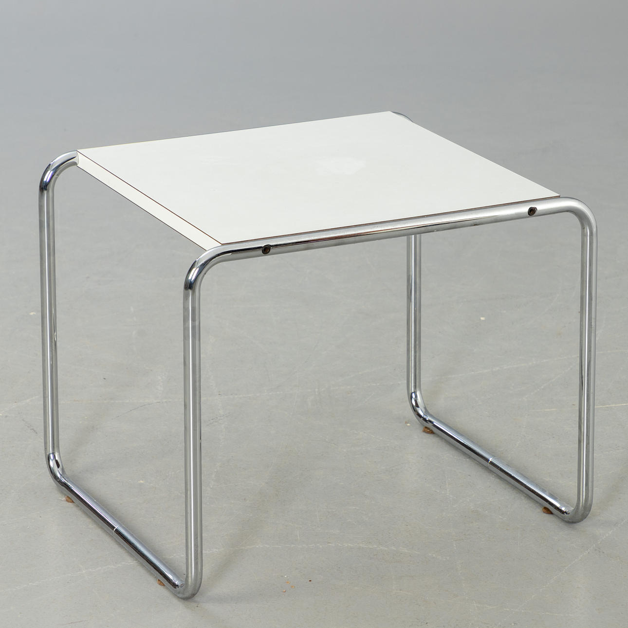 MARCEL BREUER. 'Laccio 1' side table in white.