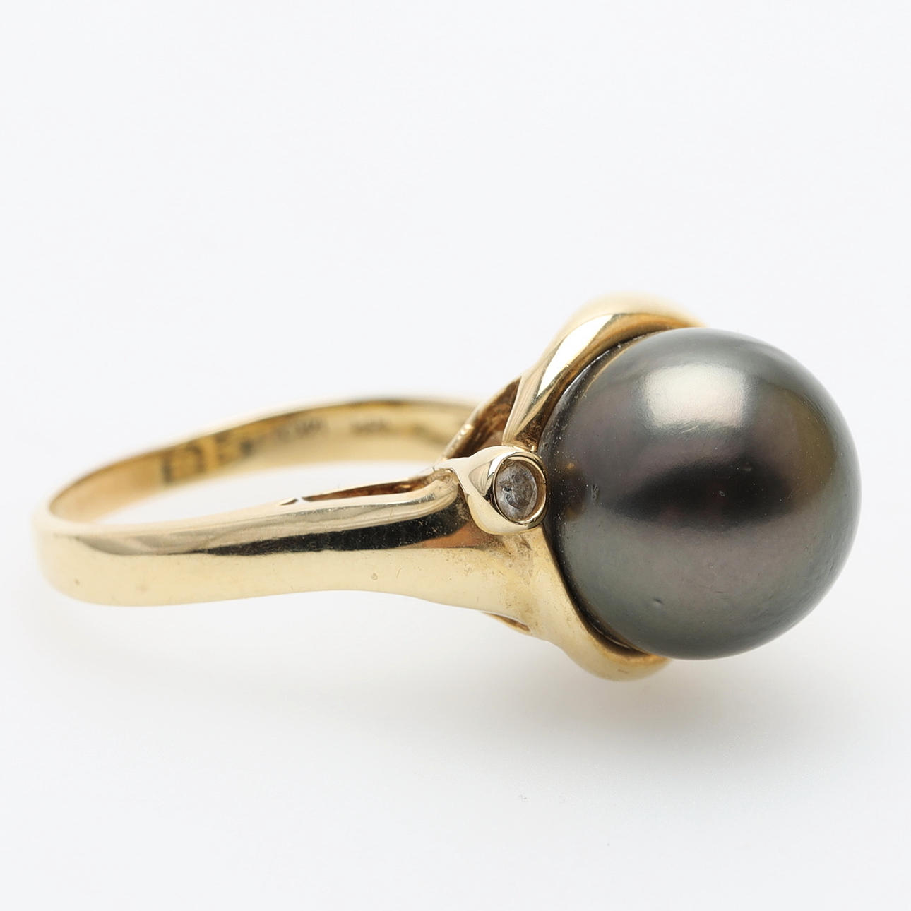 RING, pärla, diamanter, guld 14K.