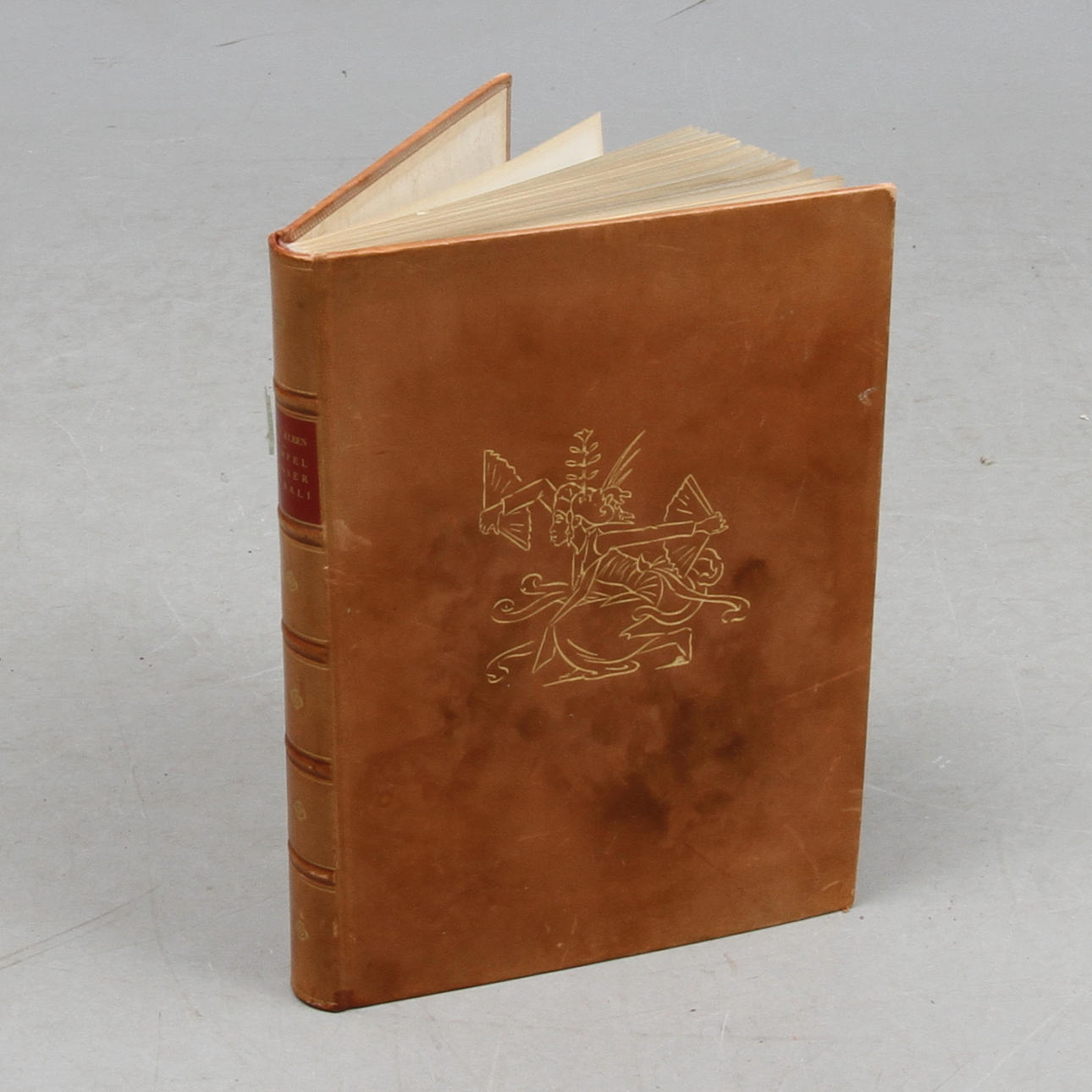 BOK, "Tempeldanser och musikinstrument på Bali", Tyra Kleen, Bokförlaget Gothia AB, Stockholm, 1951.