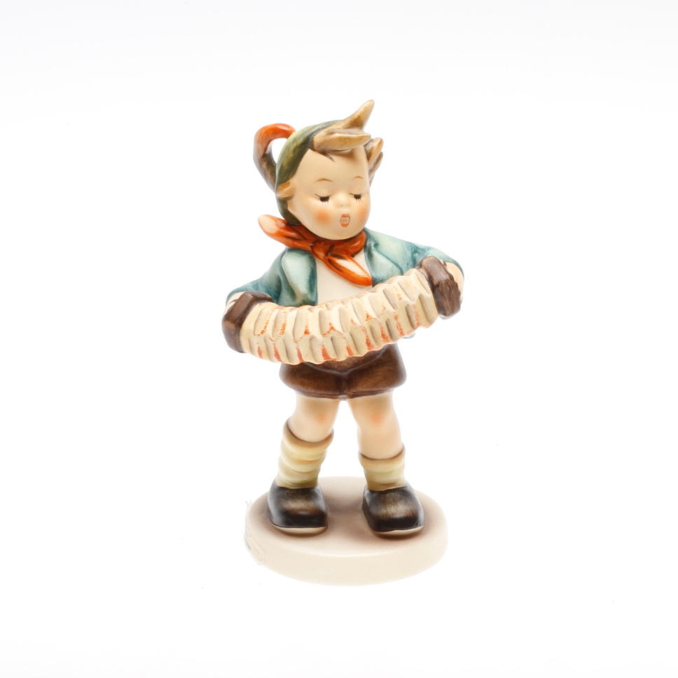 FIGURIN, Pojke med dragspel, Tyskland, M J Hummel, Goebel.
