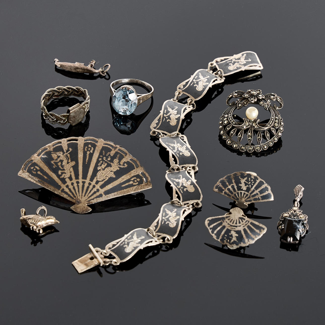 SILBERSCHMUCK, 9-teilig, teilweise Siam/Thailand.