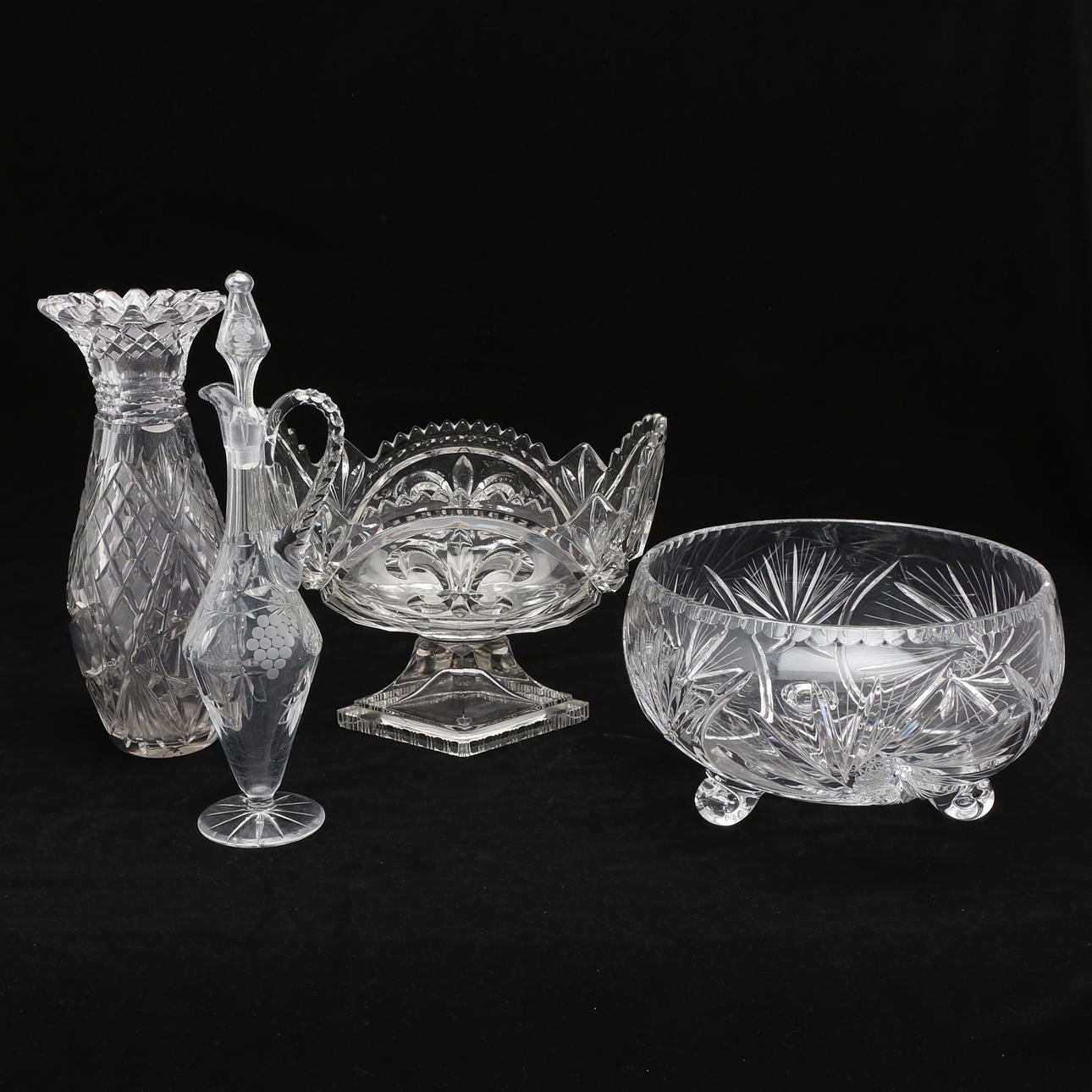 SKÅLAR, 5 st, VASER, 2 st samt KARAFF.