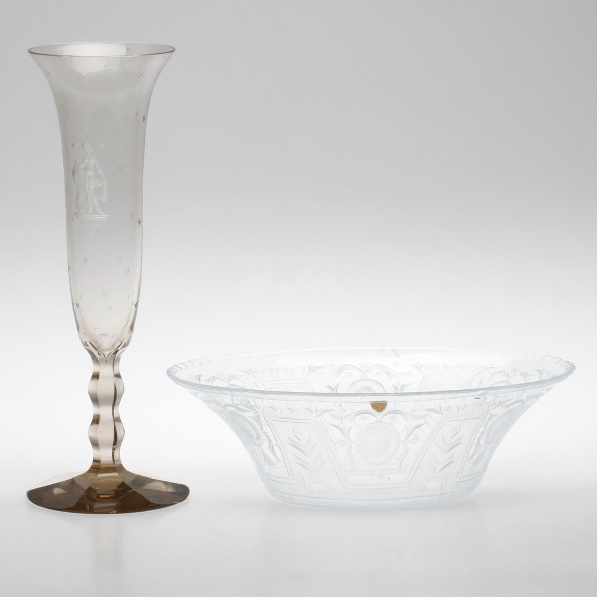 VAS och SKÅL, Simon Gate samt Edward Hald, Orrefors, signerade.