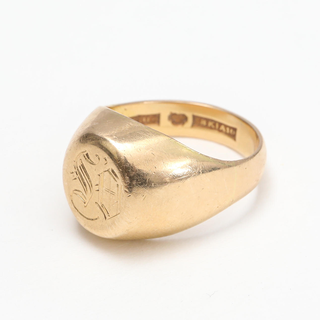 KLACKRING, 18 karat guld, vikt 10,40 gram.