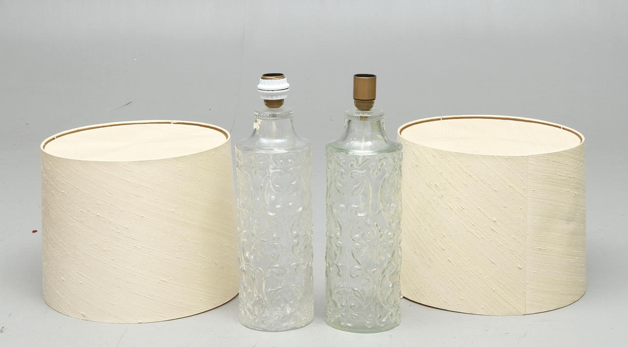 BORDSLAMPOR 1 par, glas, 1900-talets andra hälft.