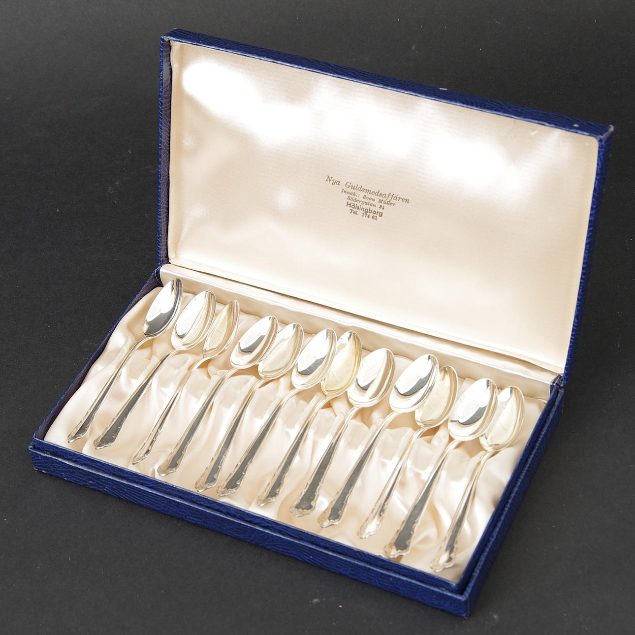 KAFFESKEDAR, 12 stycken, silver i etui, "Ingrid".